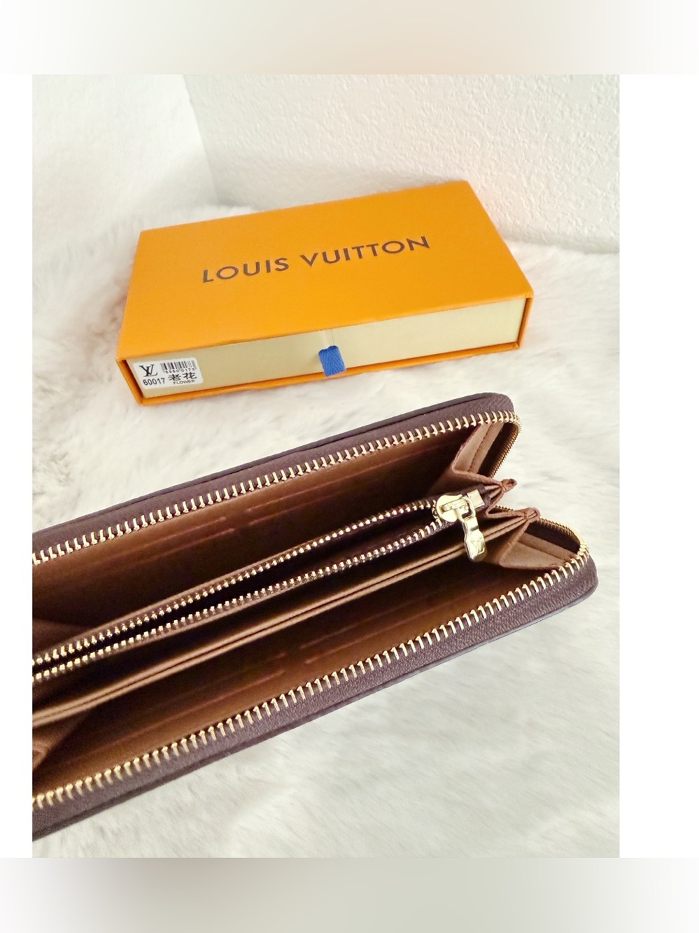 Long Wallet - Picture 2 of 4